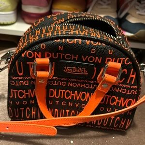 Von Dutch small bowling bag orange/black